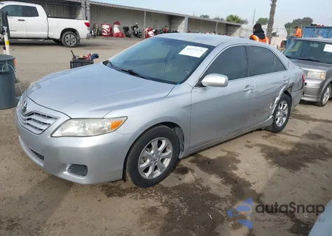 2011 Toyota Camry Le V6 z USA, uszkodzony, nr VIN JTNBK3EK9B3052061